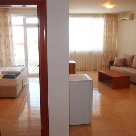 Apartament Private аpartament In Lazur 2 *
